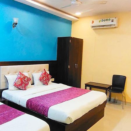 Hotel Golden Galaxy - Santacruz East Bombay Exterior foto